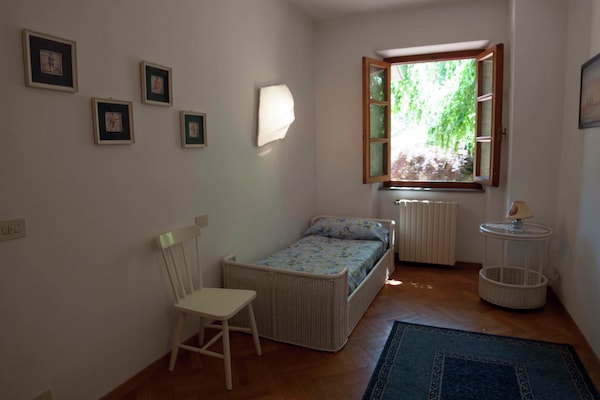 Foto van Villa in Casentino met zwembad en kasteelzicht - Vakantiehuis in Stia - BedRoom