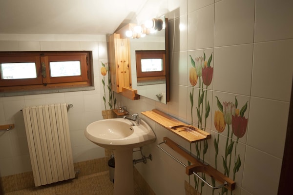 Foto van Villa in Casentino met zwembad en kasteelzicht - Vakantiehuis in Stia - BathRoom