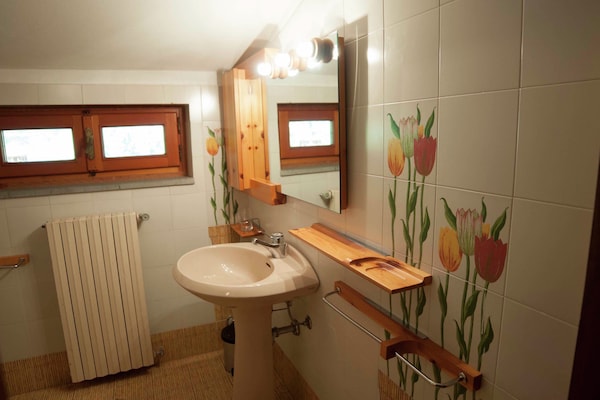 Foto van Villa in Casentino met zwembad en kasteelzicht - Vakantiehuis in Stia - BathRoom