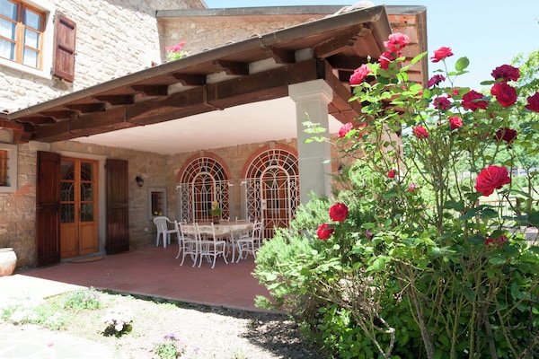 Foto van Villa in Casentino met zwembad en kasteelzicht - Vakantiehuis in Stia - TerraceBalcony