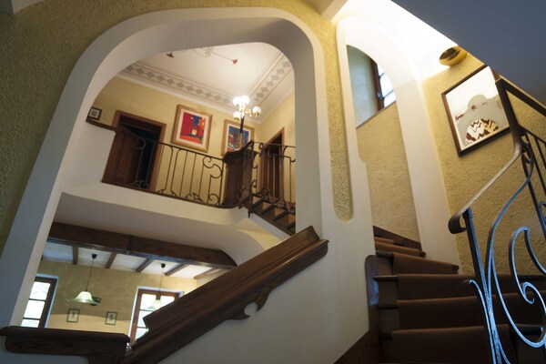 Foto van Villa in Casentino met zwembad en kasteelzicht - Vakantiehuis in Stia - Ambiance
