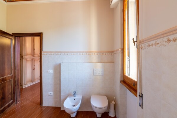 Foto van Schilderachtige retraite, Pergine Valdarno - Vakantiehuis in Pergine Valdarno (AR) - BathRoom