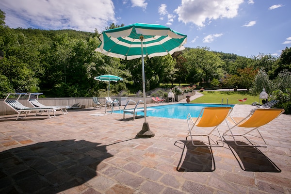 Foto van Villa in Toscane met Privézwembad en Uitzicht - Vakantiehuis in Castiglion Fiorentino - PoolOfHouse