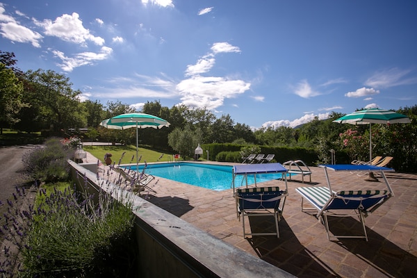 Foto van Villa in Toscane met Privézwembad en Uitzicht - Vakantiehuis in Castiglion Fiorentino - PoolOfHouse