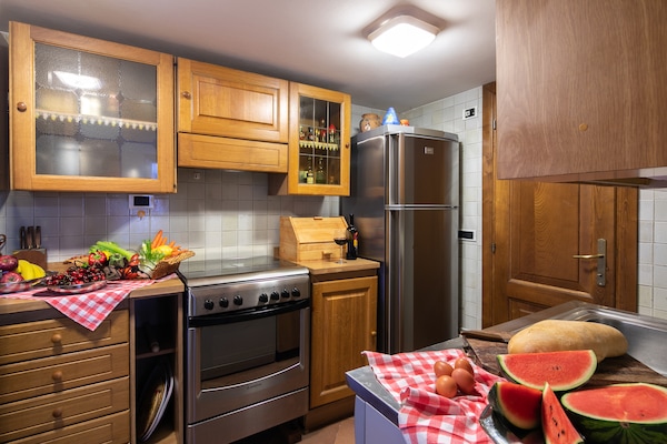 Foto van Villa in Toscane met Privézwembad en Uitzicht - Vakantiehuis in Castiglion Fiorentino - Kitchen
