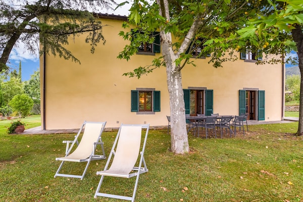 Foto van Villa in Toscane met Zwembad & Olijfbomen - Vakantiehuis in Cortona - ExteriorSummer