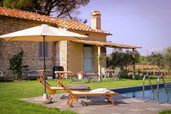 Foto van Villa in Cortona met privézwembad en uitzicht - Vakantiehuis in Cortona - ExteriorSummer