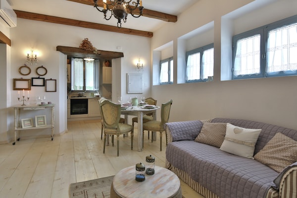 Foto van Villa in Cortona met privézwembad en uitzicht - Vakantiehuis in Cortona - LivingRoom