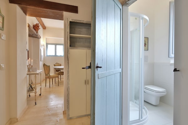 Foto van Villa in Cortona met privézwembad en uitzicht - Vakantiehuis in Cortona - BathRoom