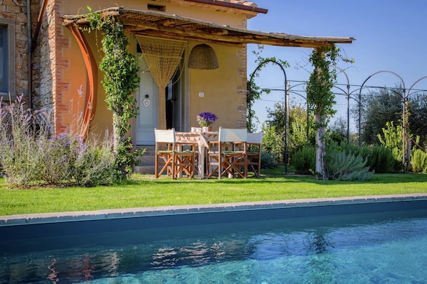Foto van Villa in Cortona met privézwembad en uitzicht - Vakantiehuis in Cortona - TerraceBalcony