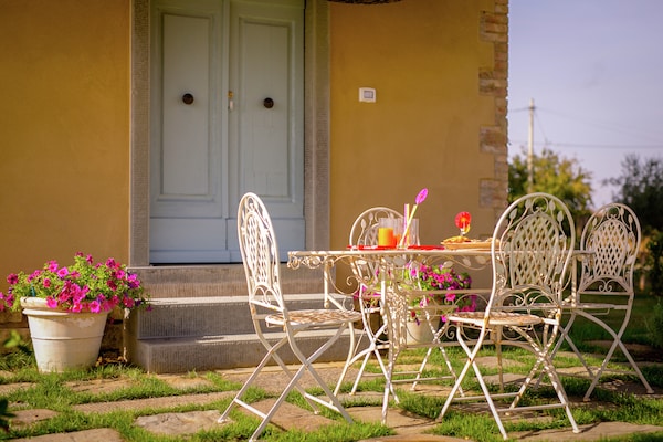 Foto van Villa in Cortona met privézwembad en uitzicht - Vakantiehuis in Cortona - TerraceBalcony