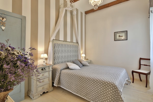 Foto van Villa in Cortona met privézwembad en uitzicht - Vakantiehuis in Cortona - BedRoom