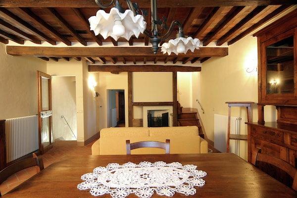 Foto van Villa in Cortona met Zwembad en Tuin - Vakantiehuis in Cortona - DiningRoom