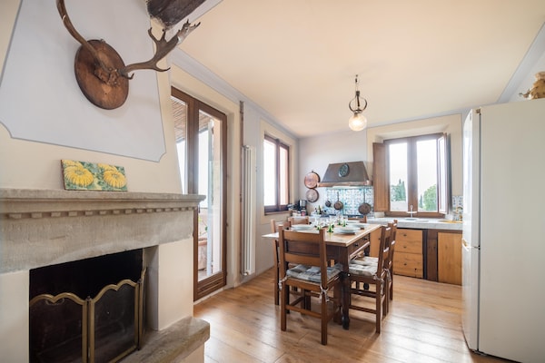 Foto van Villa in Cortona met zwembad - Vakantiehuis in Cortona - DiningRoom