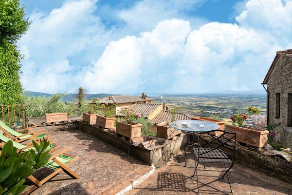 Foto van Villa in Cortona met zwembad - Vakantiehuis in Cortona - TerraceBalcony