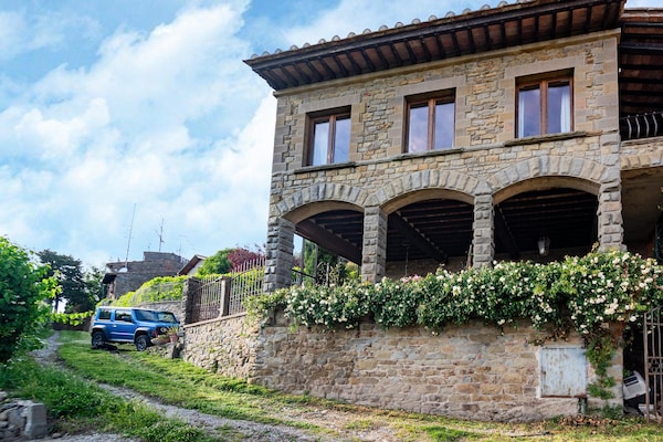 Foto van Villa in Cortona met zwembad - Vakantiehuis in Cortona - ExteriorSummer