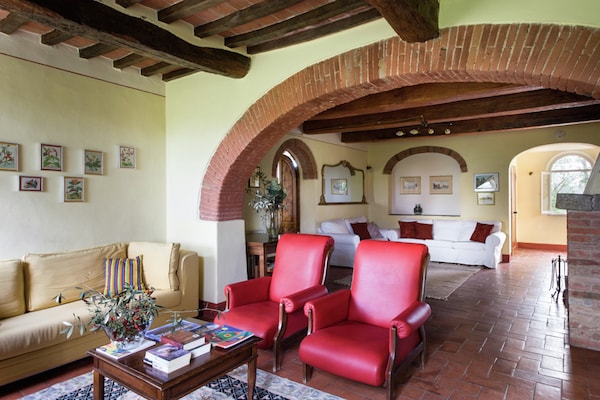 Foto van Villa met zwembad in Marciano - Vakantiehuis in Marciano Della Chiana - LivingRoom