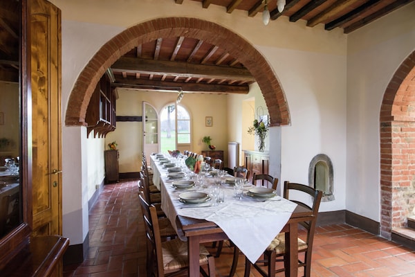 Foto van Villa met zwembad in Marciano - Vakantiehuis in Marciano Della Chiana - DiningRoom