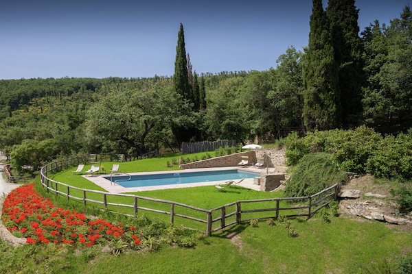 Foto van Villa in Toscane met Wijngaard - Vakantiehuis in Arezzo - PoolOfHouse