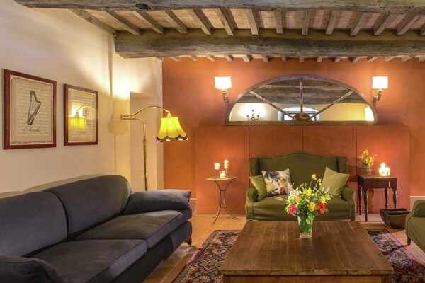 Foto van Villa in Toscane met Wijngaard - Vakantiehuis in Arezzo - LivingRoom