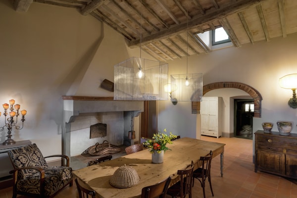 Foto van Villa in Toscane met Wijngaard - Vakantiehuis in Arezzo - DiningRoom