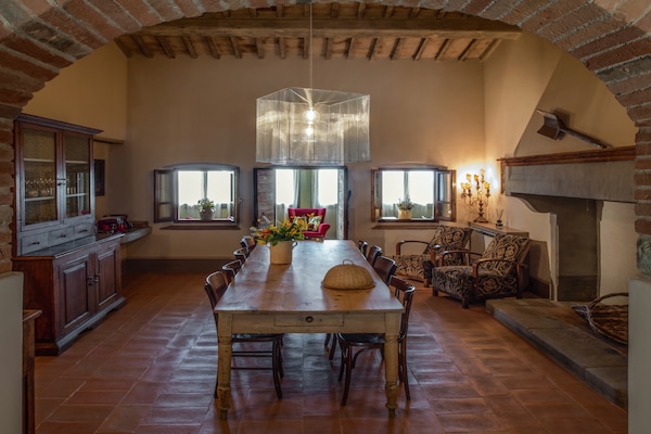 Foto van Villa in Toscane met Wijngaard - Vakantiehuis in Arezzo - DiningRoom