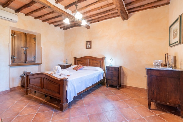 Foto van Zonnig vakantiehuis - Vakantiehuis in Gaiole in Chianti (SI) - BedRoom