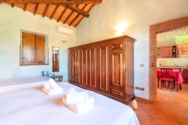 Foto van Zonnig vakantiehuis - Vakantiehuis in Gaiole in Chianti (SI) - BedRoom