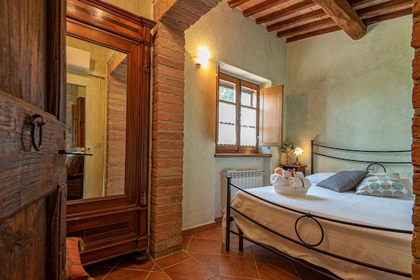 Foto van Zonnig vakantiehuis - Vakantiehuis in Gaiole in Chianti (SI) - BedRoom