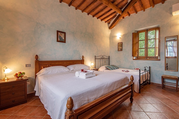 Foto van Zonnig vakantiehuis - Vakantiehuis in Gaiole in Chianti (SI) - BedRoom