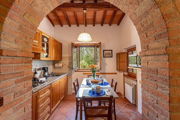 Foto van Zonnig vakantiehuis - Vakantiehuis in Gaiole in Chianti (SI) - DiningRoom