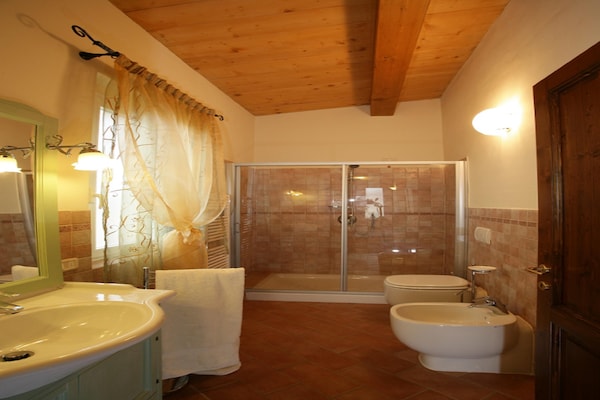Foto van Villa met privézwembad in Piancastagnaio - Vakantiehuis in Piancastagnaio - BathRoom