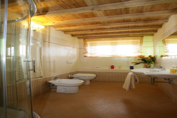 Foto van Villa met privézwembad in Piancastagnaio - Vakantiehuis in Piancastagnaio - BathRoom