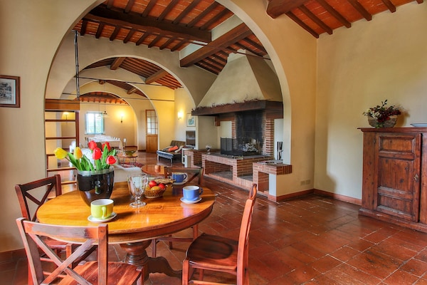 Foto van Panoramische Toscaanse villa - Vakantiehuis in Sinalunga - LivingRoom