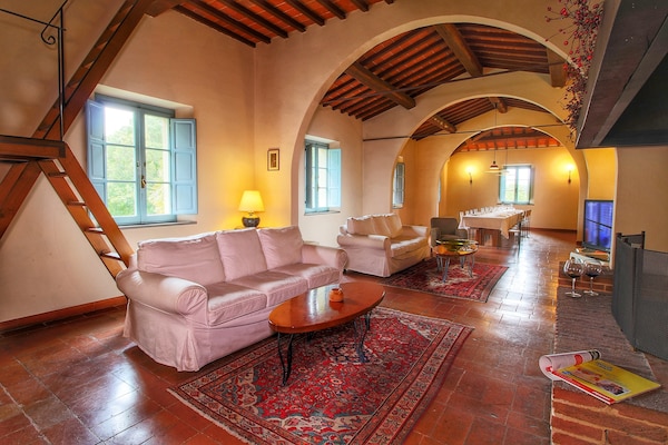Foto van Panoramische Toscaanse villa - Vakantiehuis in Sinalunga - LivingRoom
