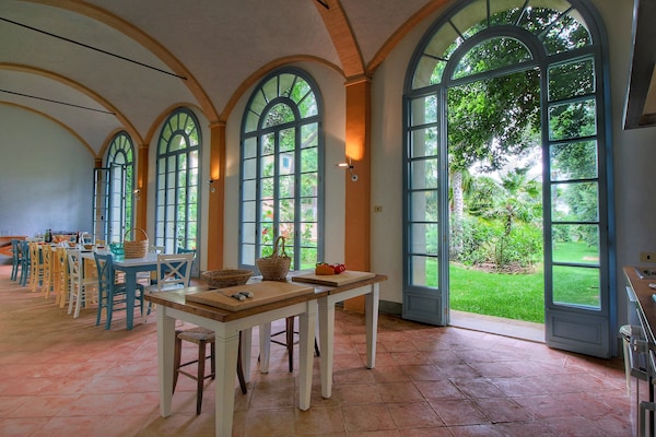 Foto van Panoramische Toscaanse villa - Vakantiehuis in Sinalunga - DiningRoom