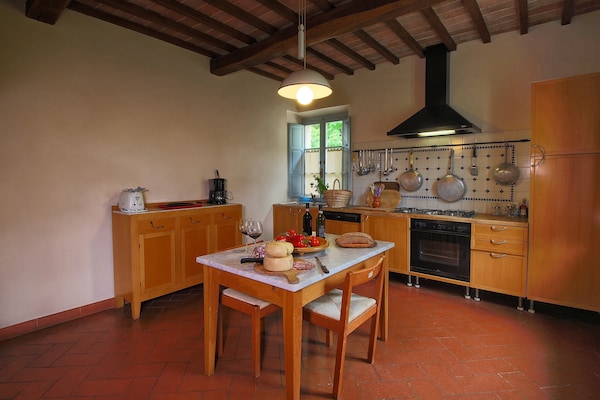 Foto van Panoramische Toscaanse villa - Vakantiehuis in Sinalunga - Kitchen