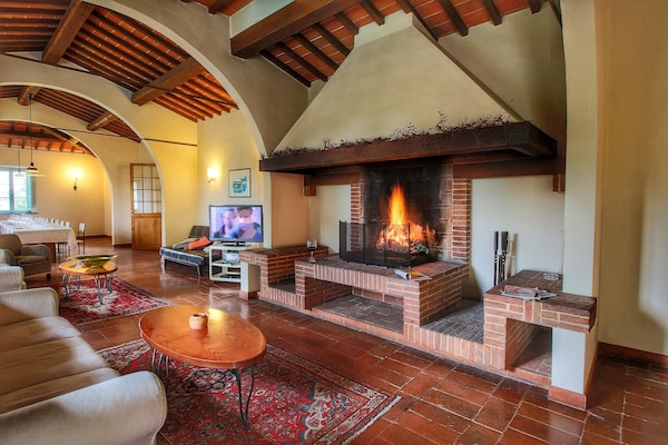 Foto van Panoramische Toscaanse villa - Vakantiehuis in Sinalunga - LivingRoom
