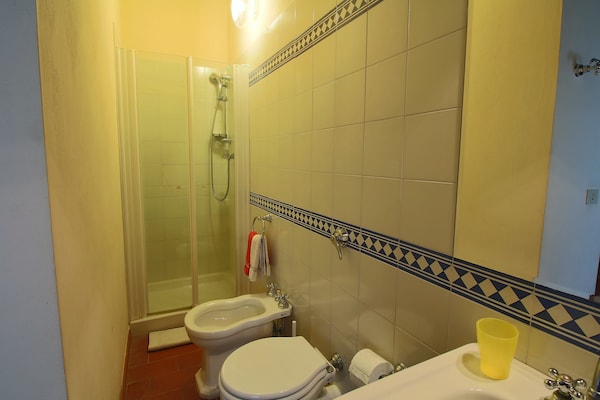 Foto van Panoramische Toscaanse villa - Vakantiehuis in Sinalunga - BathRoom