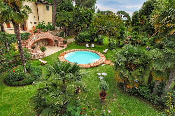 Foto van Panoramische Toscaanse villa - Vakantiehuis in Sinalunga - ExteriorSummer