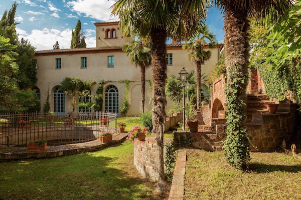 Foto van Panoramische Toscaanse villa - Vakantiehuis in Sinalunga - ExteriorSummer