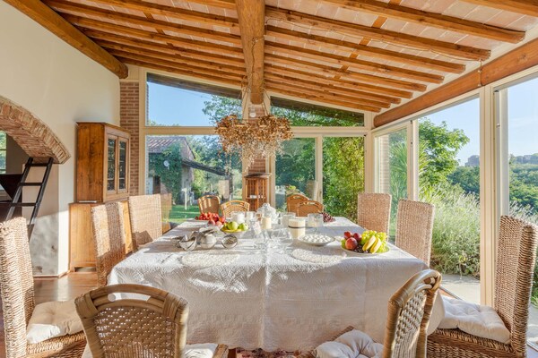 Foto van Villa in Toscane met zwembad en spa - Vakantiehuis in Capannori - DiningRoom