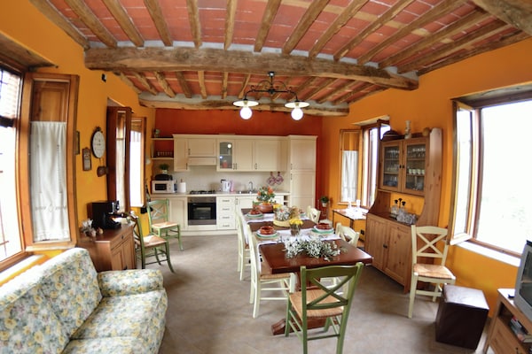 Foto van Boerderij in Gualdo met privézwembad - Vakantiehuis in Massarosa - Kitchen