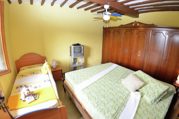Foto van Boerderij in Gualdo met privézwembad - Vakantiehuis in Massarosa - BedRoom