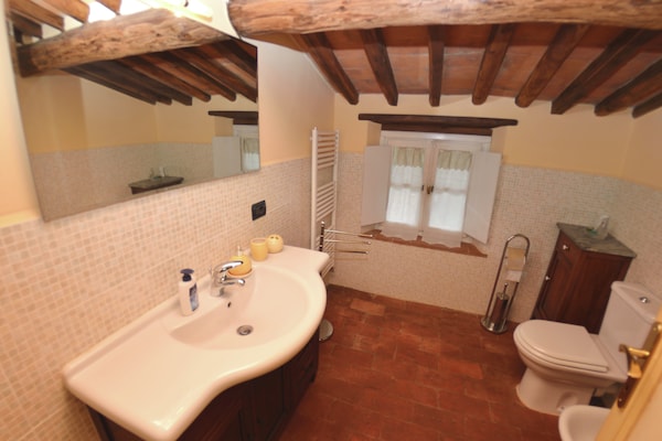 Foto van Capannori Stijlvol Herenhuis - Vakantiehuis in Capannori - BathRoom