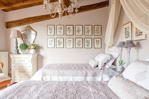 Foto van Boerderij in Toscaanse stijl in Capannori - Vakantiehuis in Capannori - BedRoom