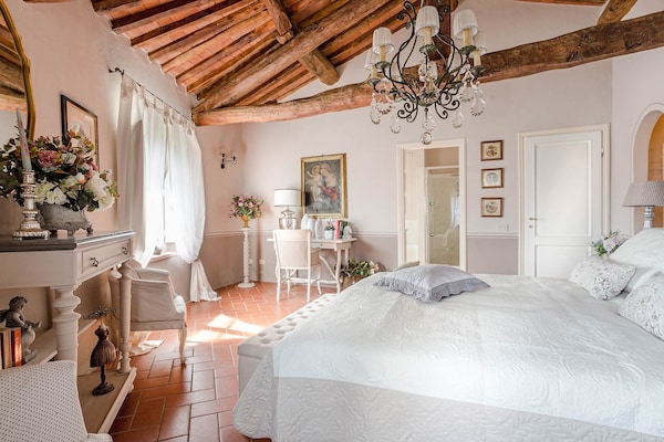 Foto van Boerderij in Toscaanse stijl in Capannori - Vakantiehuis in Capannori - BathRoom
