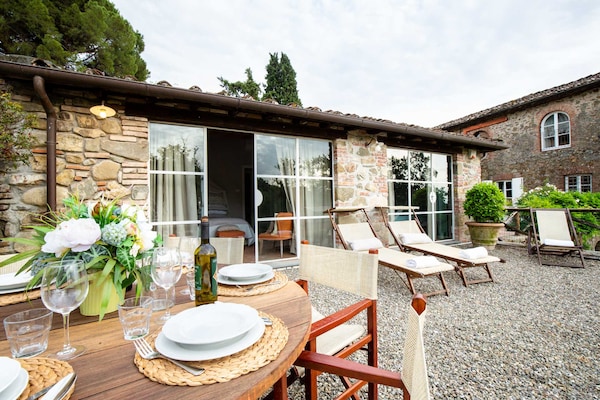 Foto van Boerderij in Toscaanse stijl in Capannori - Vakantiehuis in Capannori - TerraceBalcony