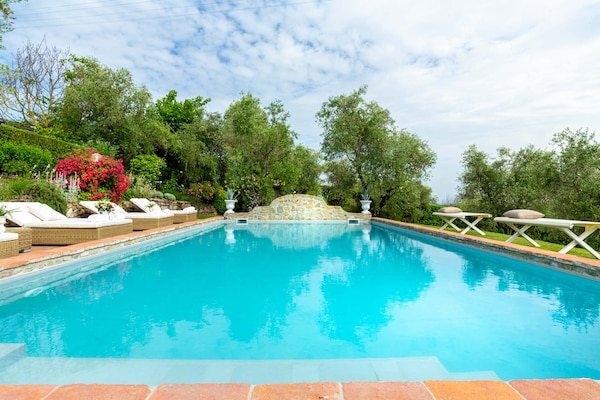 Foto van Boerderij in Toscaanse stijl in Capannori - Vakantiehuis in Capannori - PoolOfHouse