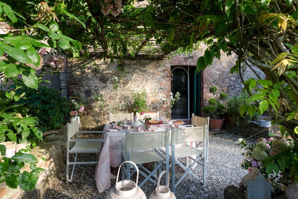 Foto van Boerderij in Toscaanse stijl in Capannori - Vakantiehuis in Capannori - TerraceBalcony